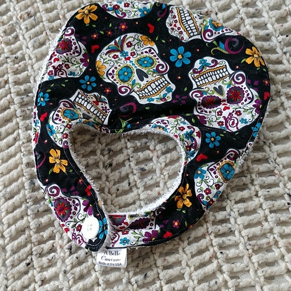 Day of the Dead/Sugar Skulls Baby Bib/Burp Cloth Set - Picture 2 of 7